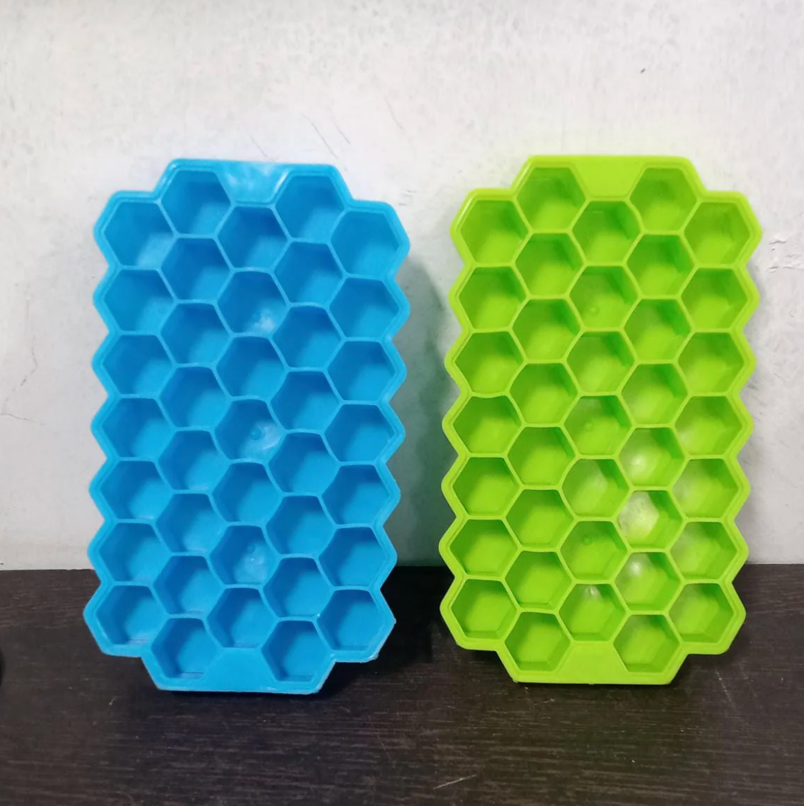 Flexible Silicone Honeycomb Ice Cube Tray | 37 Small Cubes | Multi-Use Mould