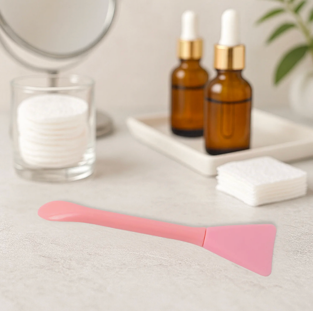 Facial Mask Applicator Spatula – Soft Silicone Beauty Tool (1 Pc)